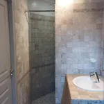 Villa Charmante Avec Piscine à Collias, 115 M² *