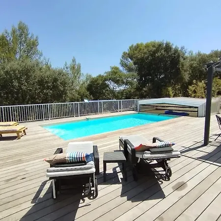 Villa charmante avec piscine à Collias, 115 m² 4* Collias