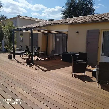 Charmante Avec Piscine A Collias, 115 M² Vila *