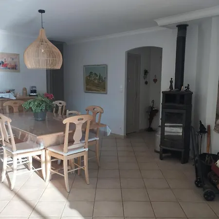 Charmante Avec Piscine A Collias, 115 M²