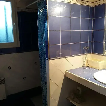 Charmante Avec Piscine A Collias, 115 M² Collias