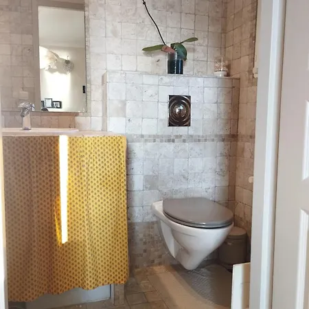 Vila Charmante Avec Piscine A Collias, 115 M² Collias