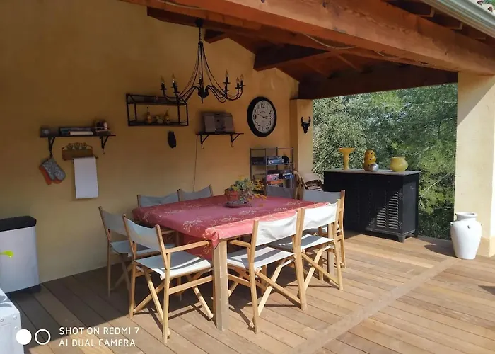 Villa Charmante Avec Piscine A Collias, 115 M² Collias