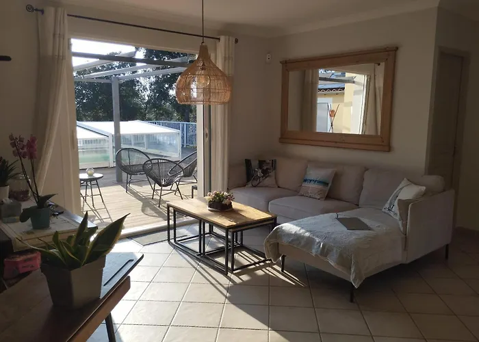 Villa Charmante Avec Piscine A Collias, 115 M² Collias