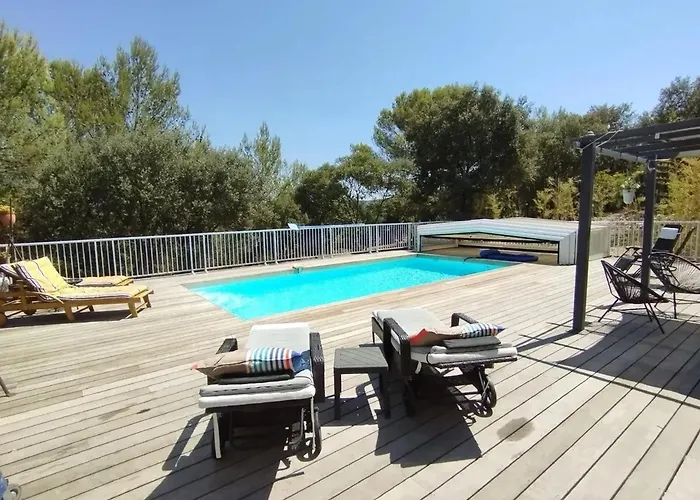 Villa Charmante Avec Piscine A Collias, 115 M² Ferienhaus
